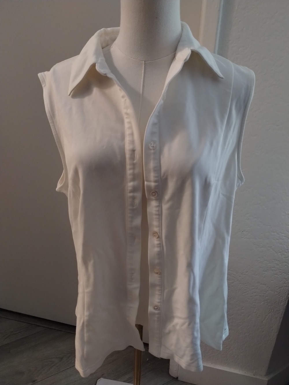 OGL Sleeveless Button-Down Shirt - White/Cream